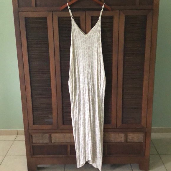 Love Stitch Dresses & Skirts - Lovestitch Maxi Dress